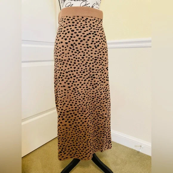 NWT MINKPINK LEOPARD KNIT SKIRT LARGE - Picture 2 of 4